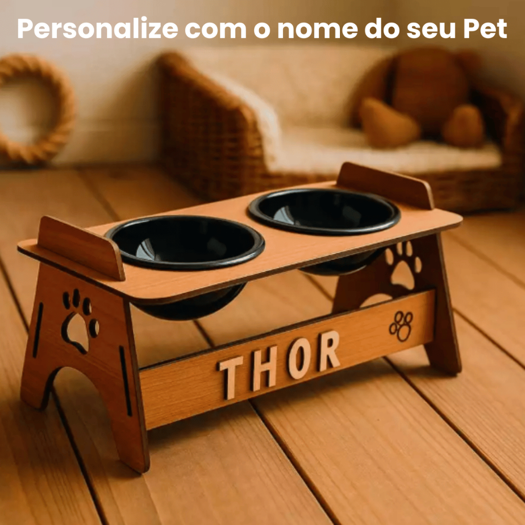 Comedouro de madeira para pets personalizado com nome, dois potes, ambiente aconchegante.