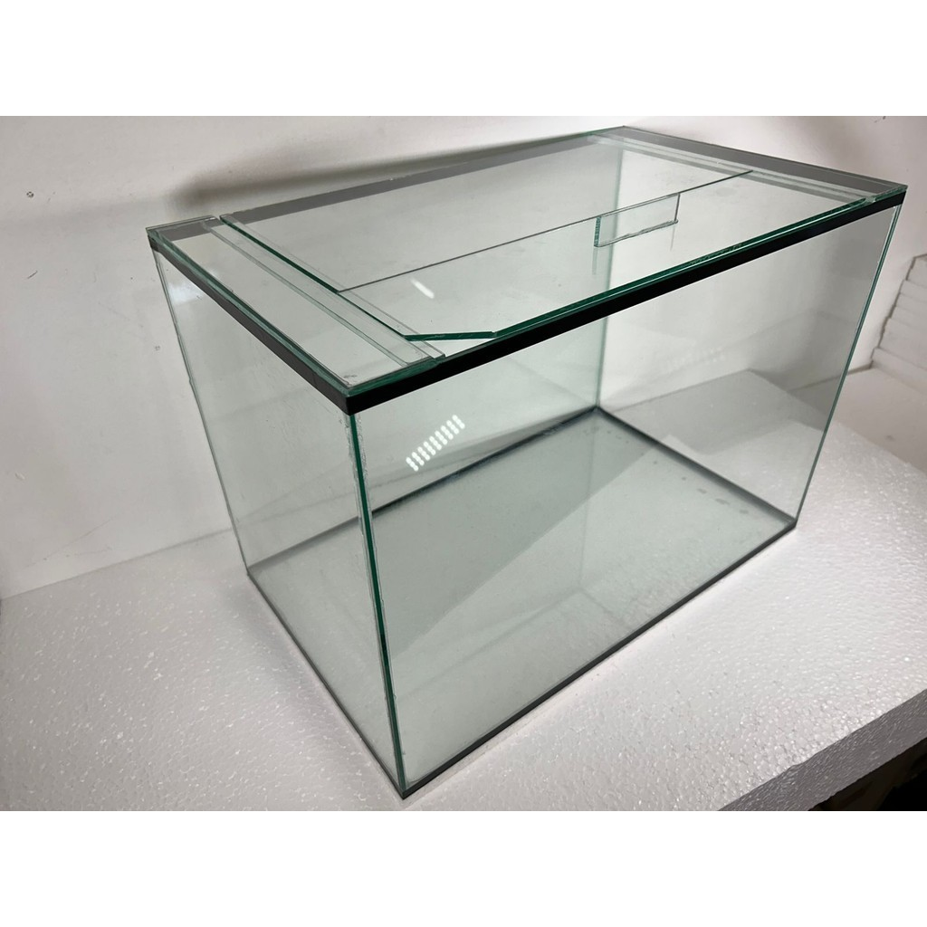 aquário 50 litros grande e reforçado com trava 50cmx30cmx35cm em vidro transparente com tampa de vidro partida